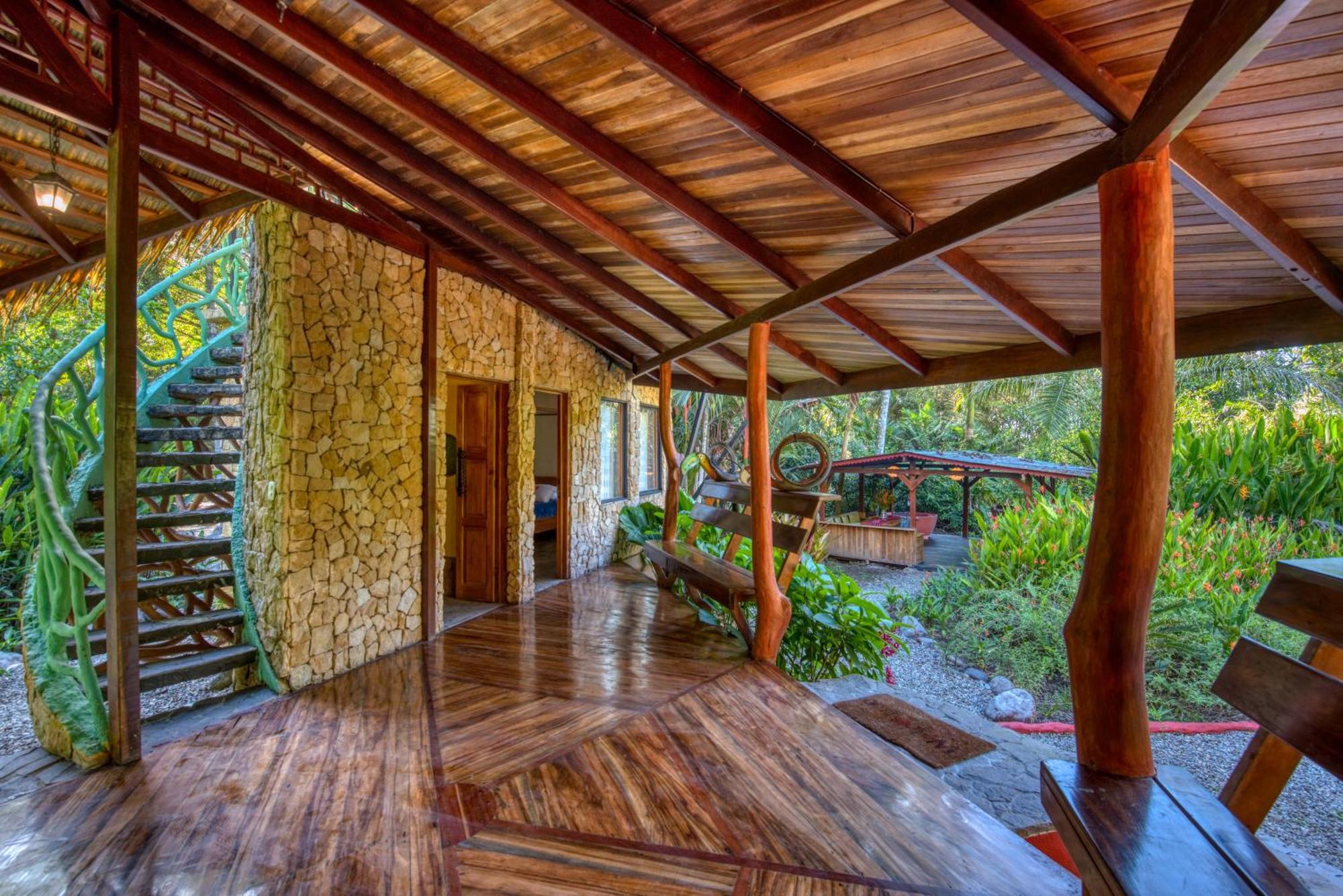 Tree House Beachfront Lodge Puerto Viejo de Talamanca 외부 사진